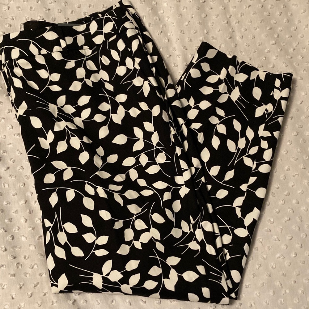 Talbot’s Black and White Leaf Print Women's Pants